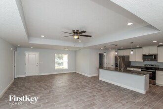 541 Bird Ave SE in Palm Bay, FL - Foto de edificio - Building Photo