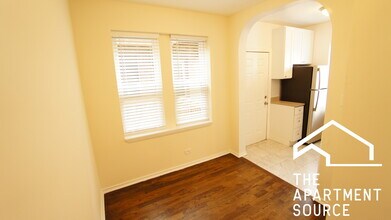 2357 N Drake Ave, Unit 2 in Chicago, IL - Building Photo - Building Photo