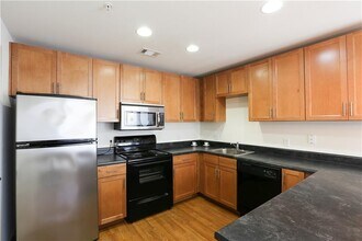 711 W 32nd St in Austin, TX - Building Photo - Building Photo