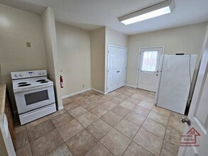 1090 N Washington Ave in Cookeville, TN - Building Photo - Building Photo