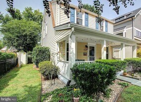 102 E Linden St in Alexandria, VA - Building Photo