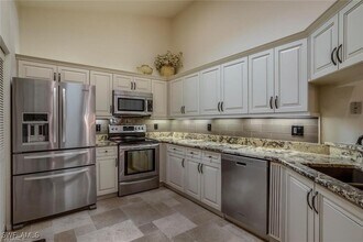 13001 Imperial Park Pl in Naples, FL - Building Photo - Building Photo
