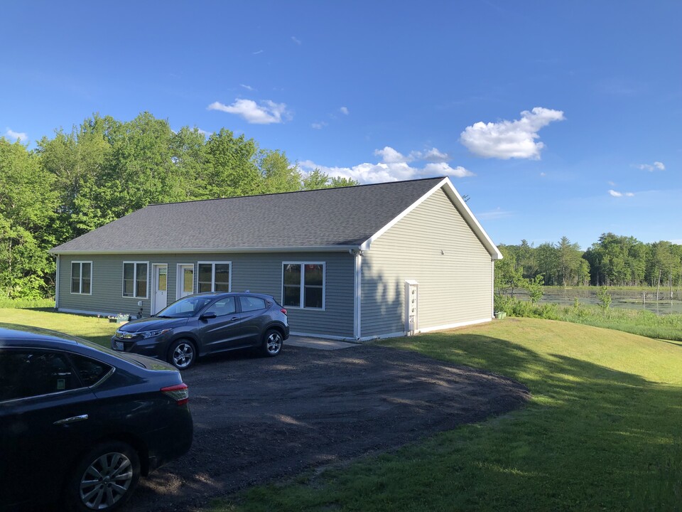 9 Woodduck Ln in Pittston, ME - Building Photo