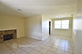 15 NE 193rd St in Miami, FL - Building Photo - Building Photo