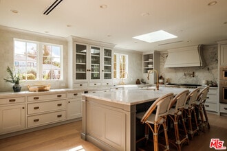 18875 Pasadero Dr in Los Angeles, CA - Building Photo - Building Photo