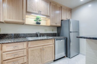 277 S Church Ln in Los Angeles, CA - Building Photo - Building Photo
