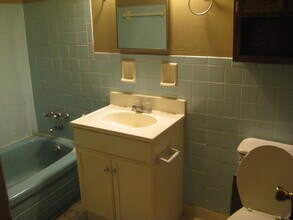 3915 La Rosa Dr in Grove City, OH - Building Photo - Building Photo