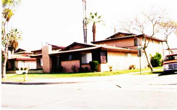 10280 Sentry Dr in Stanton, CA - Foto de edificio - Building Photo