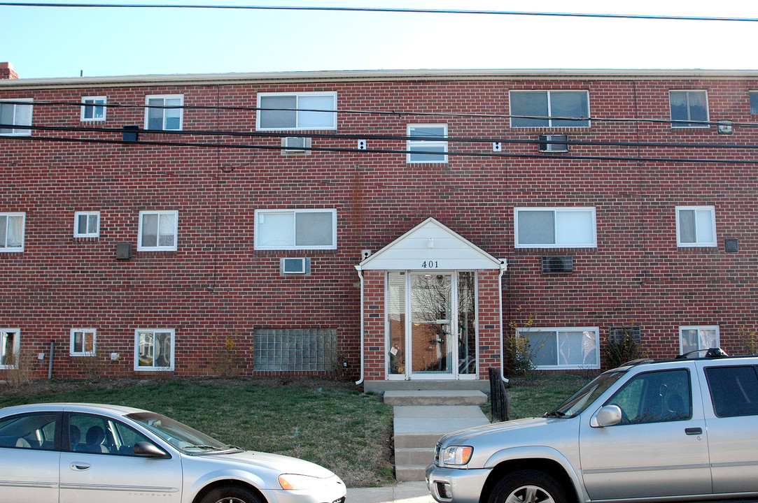 Llanerch Place in Havertown, PA - Building Photo