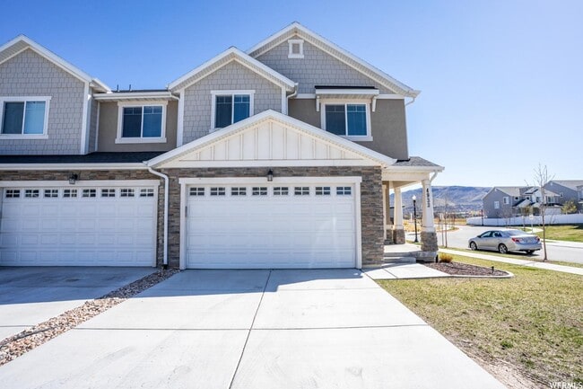 4933 W Pillar Dr in Riverton, UT - Building Photo - Building Photo