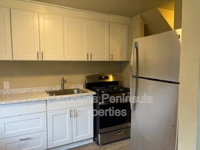 2831 NE Center St in Bremerton, WA - Building Photo - Building Photo