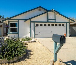 6036 White Water Way in Reno, NV - Building Photo - Building Photo