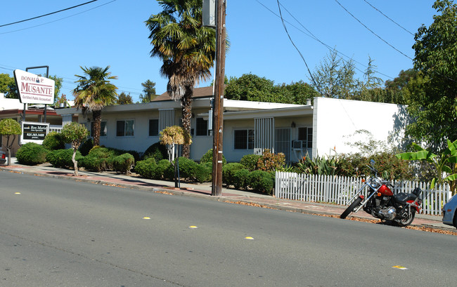 129-133 E H St in Benicia, CA - Building Photo - Building Photo