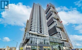 4015 The Exchange in Mississauga, ON - Building Photo