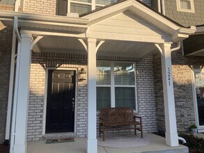 1241 Hope Vlg Wy in Nashville, TN - Building Photo - Building Photo