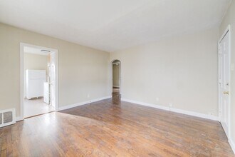 7724 Horatio Dr in St. Louis, MO - Foto de edificio - Building Photo