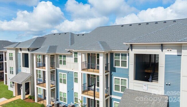 104 Jetton Grn Lp in Mooresville, NC - Building Photo - Building Photo