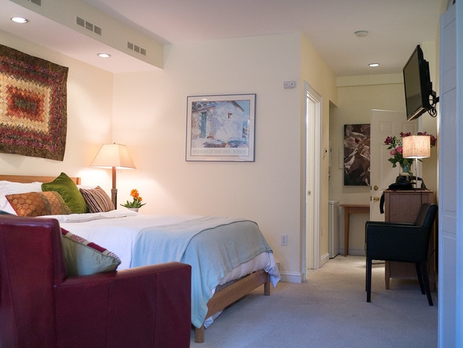 72 Montgomery St, Unit 1