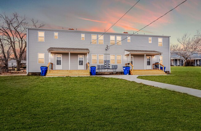 property at 735 W 1st St