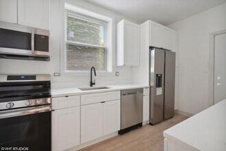 1233 W North Shore Ave in Chicago, IL - Building Photo - Building Photo