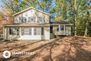 6989 Cedar Dr in Riverdale, GA - Building Photo