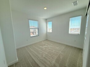 10370 Bayson Wy in Elk Grove, CA - Building Photo - Building Photo