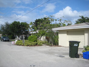 2504 Oceanview in Delray Beach, FL - Building Photo - Building Photo