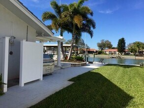 4165 49th Ave S in St. Petersburg, FL - Building Photo - Building Photo