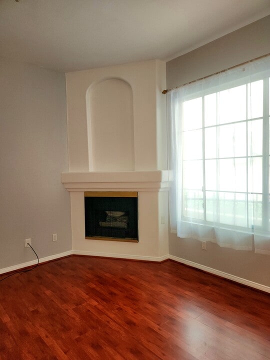 7037 La Tijera Blvd in Los Angeles, CA - Building Photo