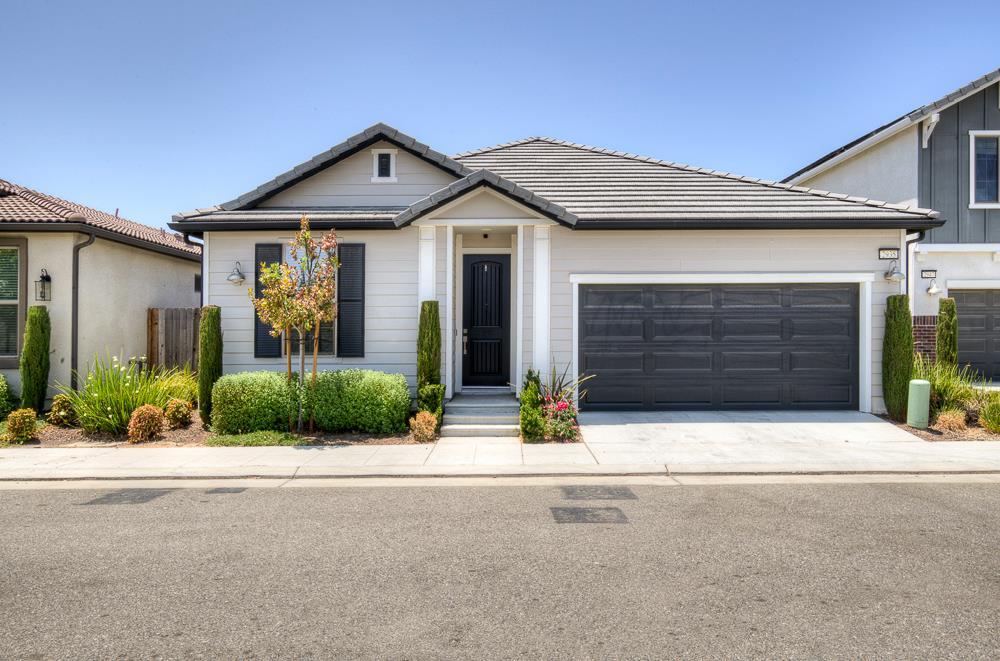 2935 N Leya Dr in Fresno, CA - Building Photo