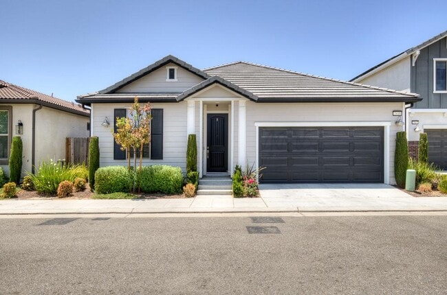 property at 2935 N Leya Dr