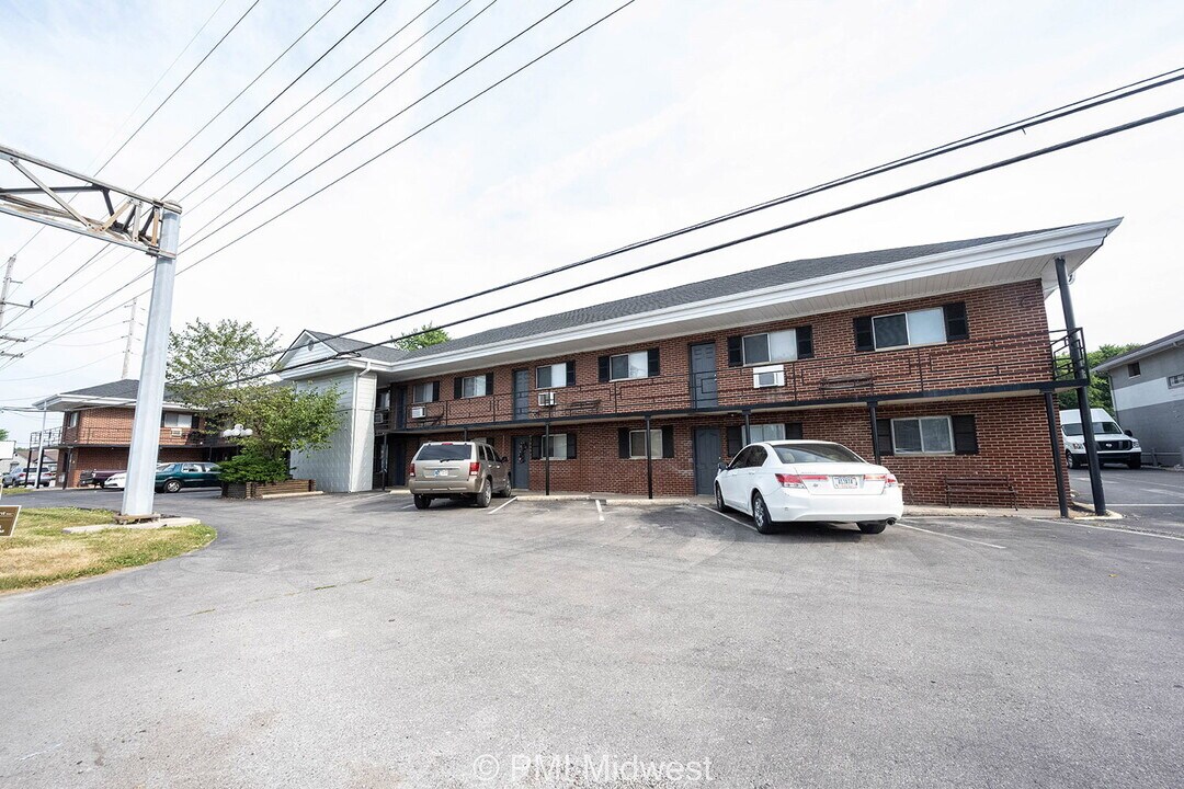 7046 E US Hwy 36 in Avon, IN - Building Photo