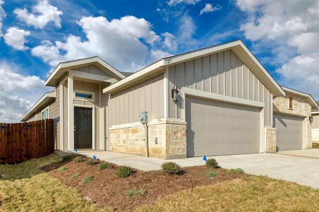 property at 725 Fallow Dr