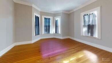 12 Lyman St in Waltham, MA - Foto de edificio - Building Photo