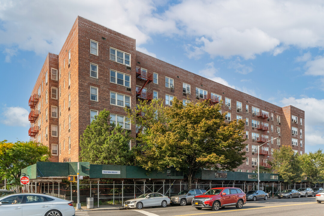 7000 Bay Pky in Brooklyn, NY - Building Photo