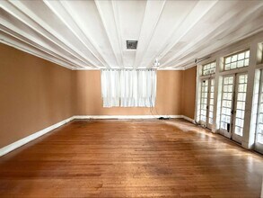 7211 St Charles Ave in New Orleans, LA - Building Photo - Building Photo