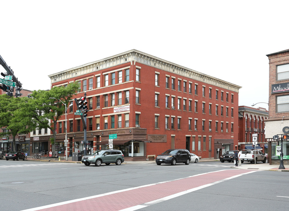 460-470 Main St in Middletown, CT - Building Photo