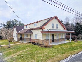 2101 Heidelberg Ave in Newmanstown, PA - Building Photo
