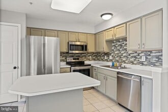 5030 Finsbury Rd in Rosedale, MD - Building Photo - Building Photo