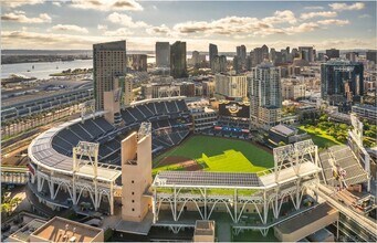 100 Park Plz, Unit 3401 in San Diego, CA - Building Photo - Building Photo