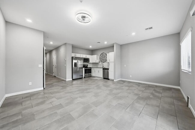 8347 N 22nd Dr in Phoenix, AZ - Foto de edificio - Building Photo