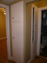 1064 Beacon St, Unit D in Brookline, MA - Building Photo - Building Photo