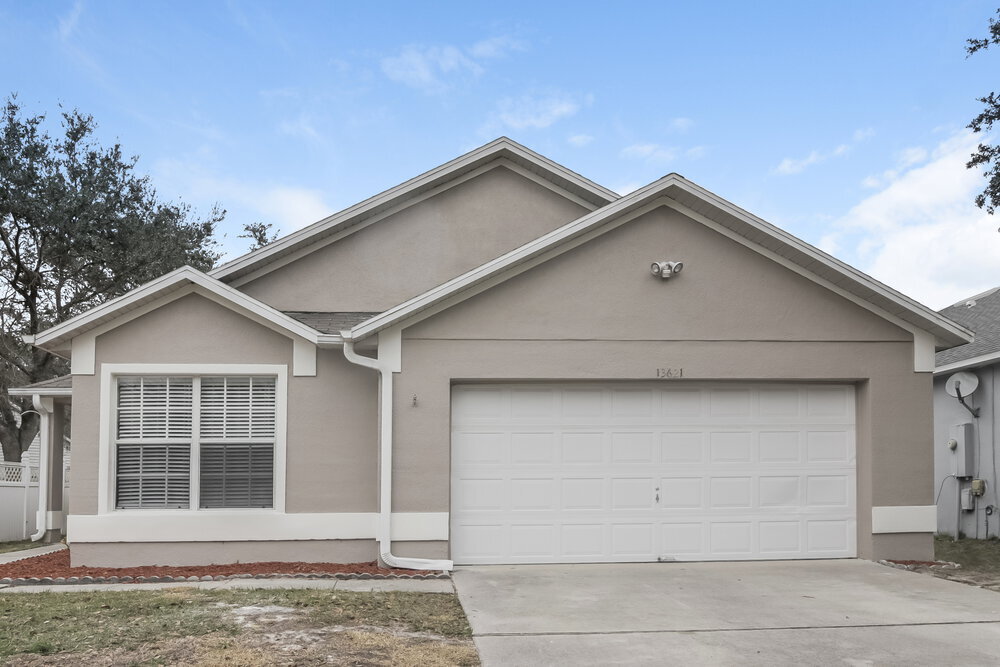 13621 Meadowpark Ave in Orlando, FL - Building Photo