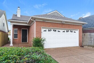 8652 Eagle View Dr in Memphis, TN - Building Photo - Building Photo