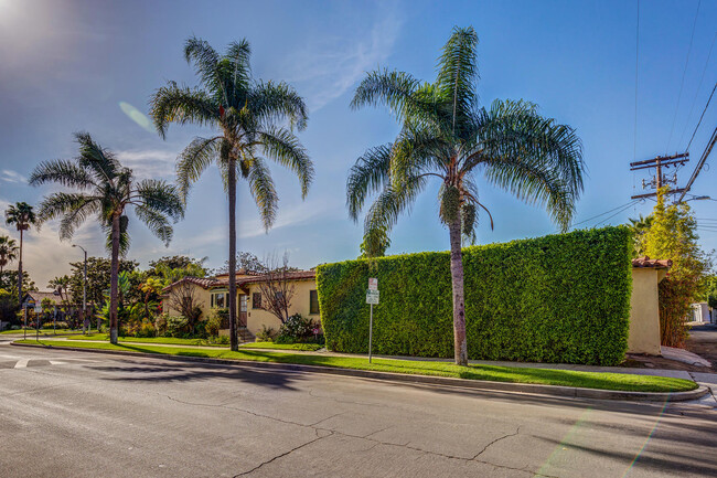 6501 W Olympic Blvd in Los Angeles, CA - Building Photo - Building Photo