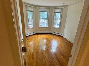 8 Fulkerson St, Unit 1 in Cambridge, MA - Foto de edificio - Building Photo