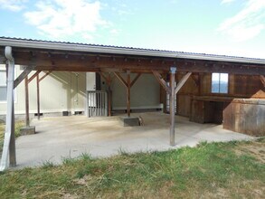 1842 Wilson Rd in Yoncalla, OR - Building Photo - Building Photo