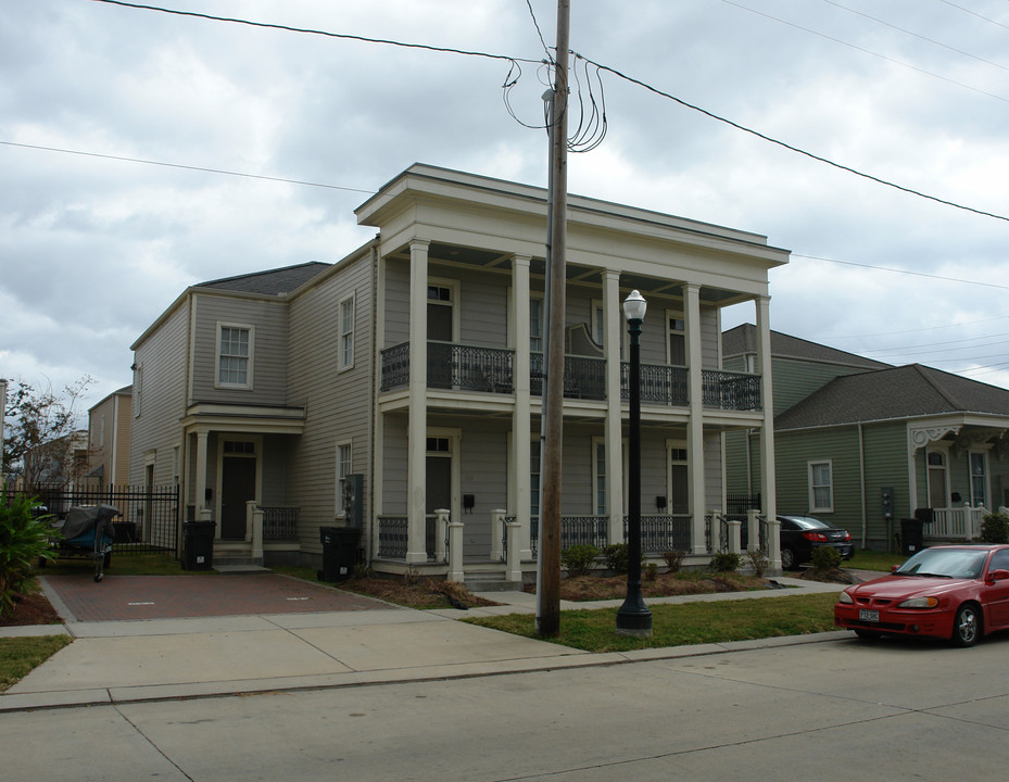 815 Josephine Dr in New Orleans, LA - Foto de edificio