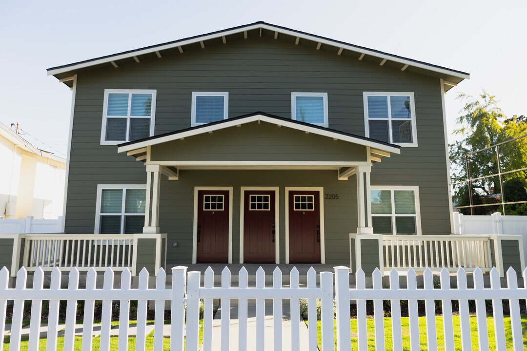 2205 20th St, Unit C in Bakersfield, CA - Building Photo