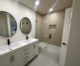 2704 Treasure Cove Cir in Fort Lauderdale, FL - Building Photo - Building Photo